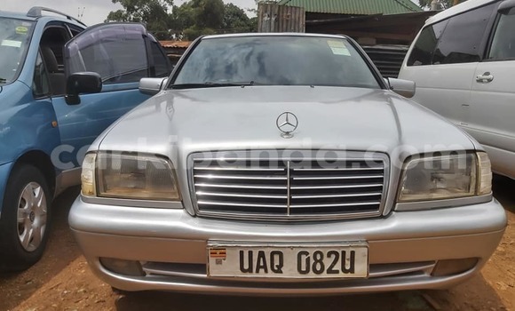 Acheter Occasion Voiture Mercedes‒Benz C–Class Gris à Kampala, Ouganda Acheter Occasion Voiture Mercedes‒Benz C–Class Gris à Kampala, Ouganda