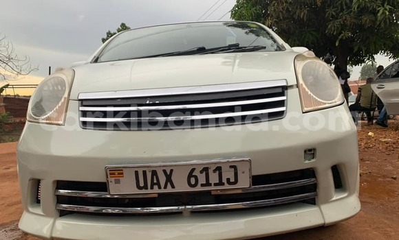 Acheter Occasion Voiture Nissan Note Blanc à Kampala, Ouganda Acheter Occasion Voiture Nissan Note Blanc à Kampala, Ouganda