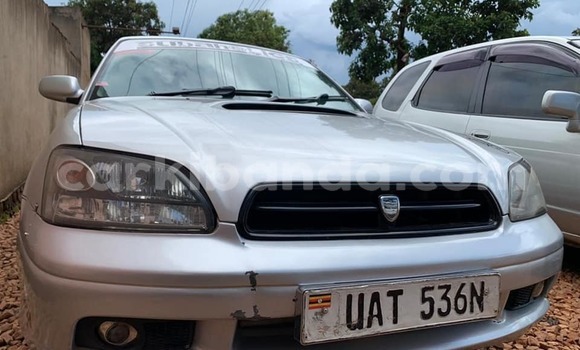 Nunua Ilio tumika Subaru Legacy Fedha Gari ndani ya Kampala nchini Uganda Nunua Ilio tumika Subaru Legacy Fedha Gari ndani ya Kampala nchini Uganda