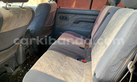 Acheter Occasion Voiture Toyota Land Cruiser Gris à Kampala, Ouganda Acheter Occasion Voiture Toyota Land Cruiser Gris à Kampala, Ouganda