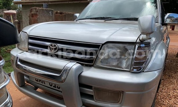 Acheter Occasion Voiture Toyota Land Cruiser Gris à Kampala, Ouganda Acheter Occasion Voiture Toyota Land Cruiser Gris à Kampala, Ouganda