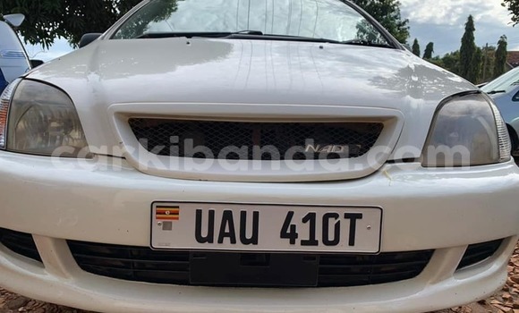 Acheter Occasion Voiture Toyota Nadia Blanc à Kampala, Ouganda Acheter Occasion Voiture Toyota Nadia Blanc à Kampala, Ouganda