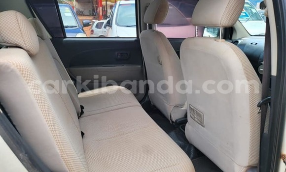 Acheter Occasion Voiture Toyota Passo Blanc à Kampala, Ouganda Acheter Occasion Voiture Toyota Passo Blanc à Kampala, Ouganda