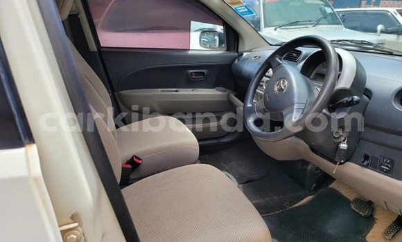 Acheter Occasion Voiture Toyota Passo Blanc à Kampala, Ouganda Acheter Occasion Voiture Toyota Passo Blanc à Kampala, Ouganda