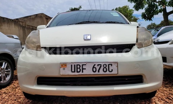 Acheter Occasion Voiture Toyota Passo Blanc à Kampala, Ouganda Acheter Occasion Voiture Toyota Passo Blanc à Kampala, Ouganda