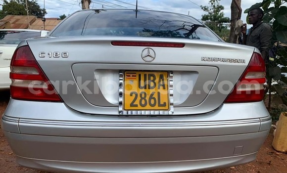 Acheter Occasion Voiture Mercedes‒Benz C–Class Gris à Kampala, Ouganda Acheter Occasion Voiture Mercedes‒Benz C–Class Gris à Kampala, Ouganda