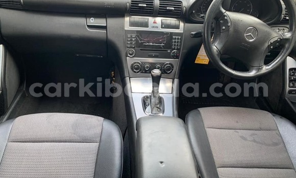 Acheter Occasion Voiture Mercedes‒Benz C–Class Gris à Kampala, Ouganda Acheter Occasion Voiture Mercedes‒Benz C–Class Gris à Kampala, Ouganda