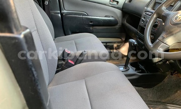 Acheter Occasion Voiture Toyota Probox Gris à Kampala, Ouganda Acheter Occasion Voiture Toyota Probox Gris à Kampala, Ouganda