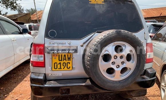 Acheter Occasion Voiture Mitsubishi Pajero iO Gris à Kampala, Ouganda Acheter Occasion Voiture Mitsubishi Pajero iO Gris à Kampala, Ouganda
