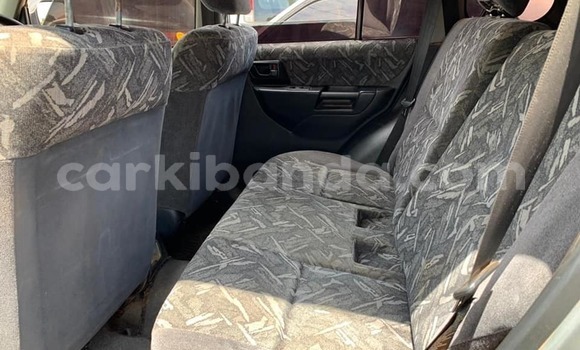 Acheter Occasion Voiture Mitsubishi Pajero iO Gris à Kampala, Ouganda Acheter Occasion Voiture Mitsubishi Pajero iO Gris à Kampala, Ouganda
