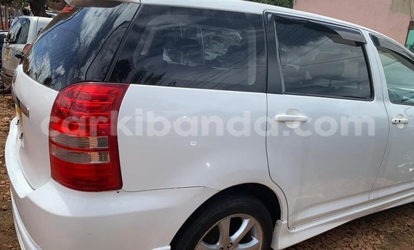 Acheter Occasion Voiture Toyota Wish Blanc à Kampala, Ouganda Acheter Occasion Voiture Toyota Wish Blanc à Kampala, Ouganda