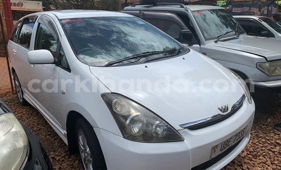 Acheter Occasion Voiture Toyota Wish Blanc à Kampala, Ouganda Acheter Occasion Voiture Toyota Wish Blanc à Kampala, Ouganda