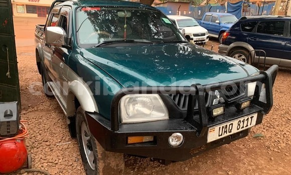Acheter Occasion Voiture Mitsubishi L200 Vert à Kampala, Ouganda Acheter Occasion Voiture Mitsubishi L200 Vert à Kampala, Ouganda