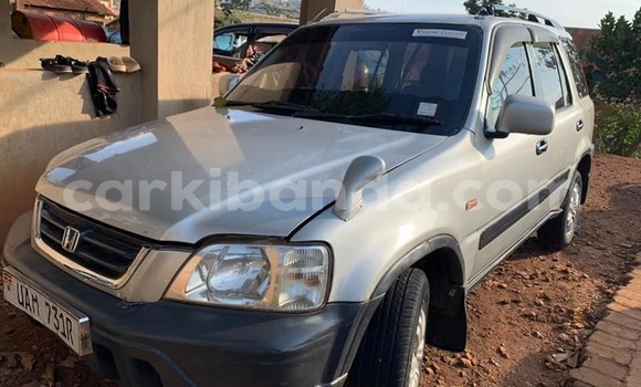 Gura Yakoze Honda CR–V Silver Imodoka i Kampala mu Uganda