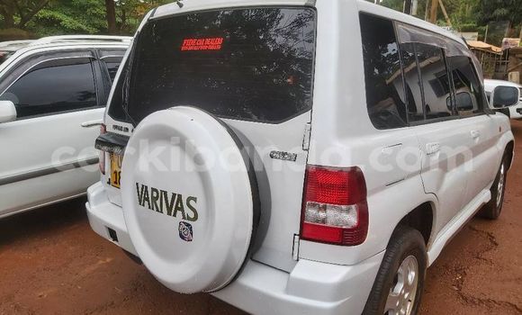 Acheter Occasion Voiture Mitsubishi Pajero iO Blanc à Kampala, Ouganda Acheter Occasion Voiture Mitsubishi Pajero iO Blanc à Kampala, Ouganda