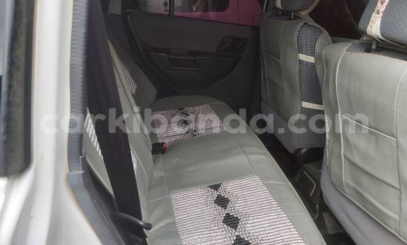 Acheter Occasion Voiture Mitsubishi Pajero iO Blanc à Kampala, Ouganda Acheter Occasion Voiture Mitsubishi Pajero iO Blanc à Kampala, Ouganda