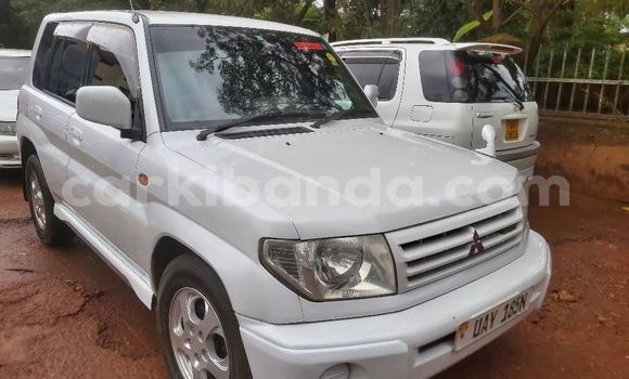 Acheter Occasion Voiture Mitsubishi Pajero iO Blanc à Kampala, Ouganda Acheter Occasion Voiture Mitsubishi Pajero iO Blanc à Kampala, Ouganda