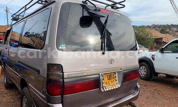 Acheter Occasion Voiture Toyota Super Custom Gris à Kampala, Ouganda Acheter Occasion Voiture Toyota Super Custom Gris à Kampala, Ouganda