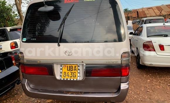 Acheter Occasion Voiture Toyota Super Custom Gris à Kampala, Ouganda Acheter Occasion Voiture Toyota Super Custom Gris à Kampala, Ouganda