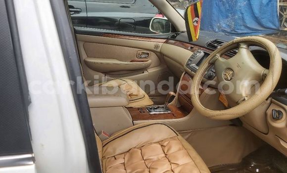 Acheter Occasion Voiture Toyota Brevis Blanc à Kampala, Ouganda Acheter Occasion Voiture Toyota Brevis Blanc à Kampala, Ouganda