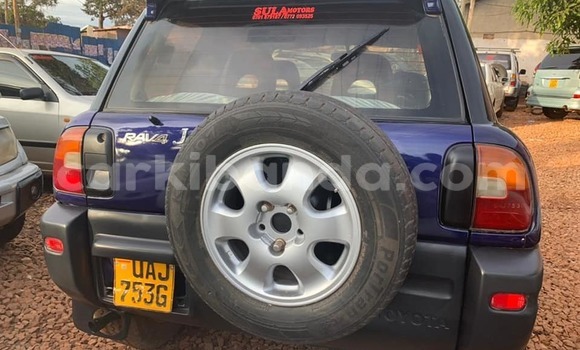 Acheter Occasion Voiture Toyota RAV4 Bleu à Kampala, Ouganda Acheter Occasion Voiture Toyota RAV4 Bleu à Kampala, Ouganda