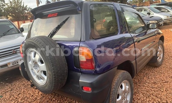 Acheter Occasion Voiture Toyota RAV4 Bleu à Kampala, Ouganda Acheter Occasion Voiture Toyota RAV4 Bleu à Kampala, Ouganda