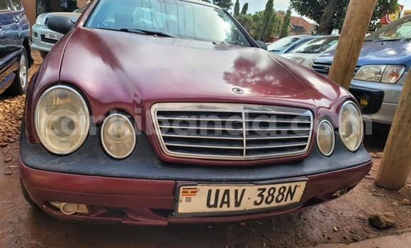 Acheter Occasion Voiture Mercedes‒Benz C–Class Rouge à Kampala, Ouganda