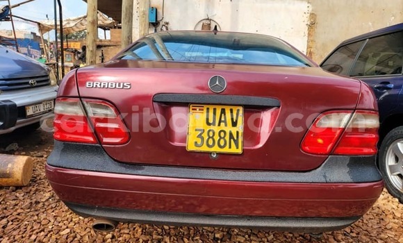 Acheter Occasion Voiture Mercedes‒Benz C–Class Rouge à Kampala, Ouganda Acheter Occasion Voiture Mercedes‒Benz C–Class Rouge à Kampala, Ouganda