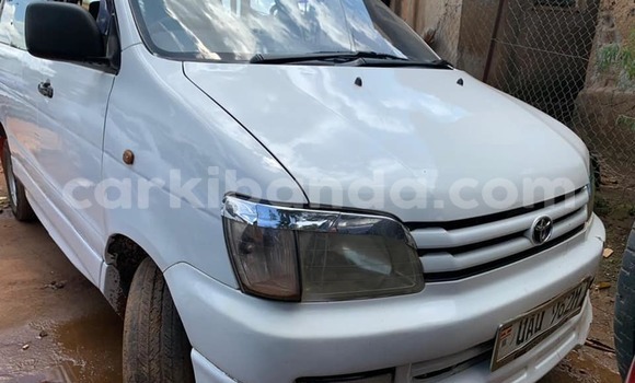 Acheter Occasion Voiture Toyota Noah Blanc à Kampala, Ouganda Acheter Occasion Voiture Toyota Noah Blanc à Kampala, Ouganda