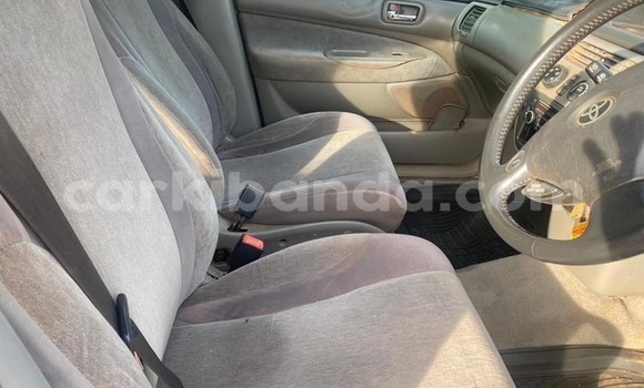 Acheter Occasion Voiture Toyota Vista Gris à Kampala, Ouganda Acheter Occasion Voiture Toyota Vista Gris à Kampala, Ouganda