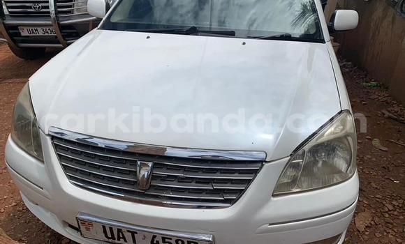 Nunua Ilio tumika Toyota Premio Nyeupe Gari ndani ya Kampala nchini Uganda