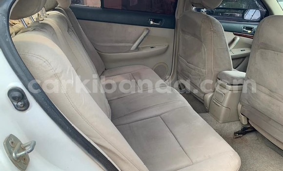 Acheter Occasion Voiture Toyota Premio Blanc à Kampala, Ouganda Acheter Occasion Voiture Toyota Premio Blanc à Kampala, Ouganda