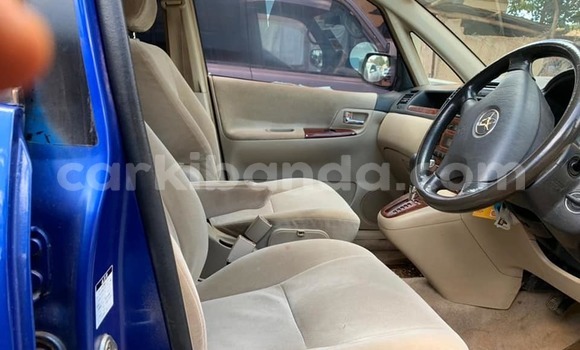 Acheter Occasion Voiture Toyota Spacio Bleu à Kampala, Ouganda Acheter Occasion Voiture Toyota Spacio Bleu à Kampala, Ouganda
