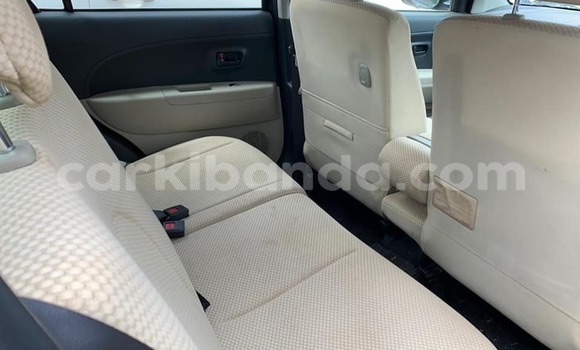 Acheter Occasion Voiture Toyota Passo Noir à Kampala, Ouganda Acheter Occasion Voiture Toyota Passo Noir à Kampala, Ouganda