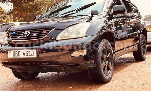 Nunua Ilio tumika Toyota Harrier Nyeusi Gari ndani ya Kampala nchini Uganda