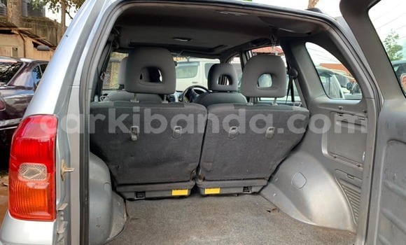Acheter Occasion Voiture Toyota RAV4 Gris à Kampala, Ouganda Acheter Occasion Voiture Toyota RAV4 Gris à Kampala, Ouganda