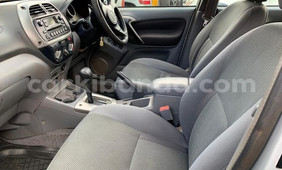 Acheter Occasion Voiture Toyota RAV4 Gris à Kampala, Ouganda Acheter Occasion Voiture Toyota RAV4 Gris à Kampala, Ouganda