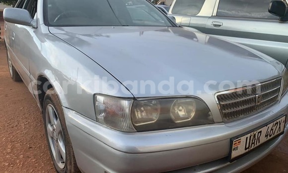 Gura Yakoze Toyota Chaser Silver Imodoka i Kampala mu Uganda