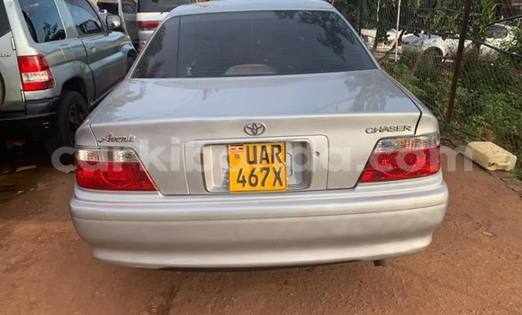 Acheter Occasion Voiture Toyota Chaser Gris à Kampala, Ouganda Acheter Occasion Voiture Toyota Chaser Gris à Kampala, Ouganda