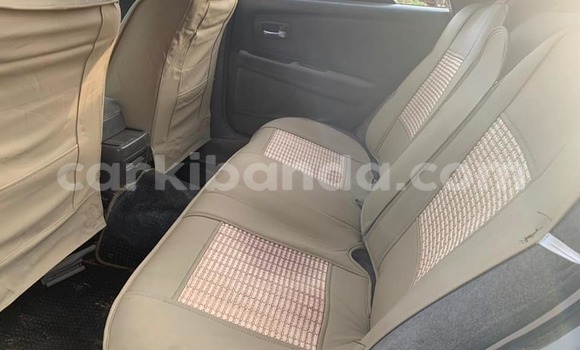 Acheter Occasion Voiture Toyota Chaser Gris à Kampala, Ouganda Acheter Occasion Voiture Toyota Chaser Gris à Kampala, Ouganda