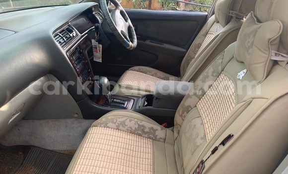 Acheter Occasion Voiture Toyota Chaser Gris à Kampala, Ouganda Acheter Occasion Voiture Toyota Chaser Gris à Kampala, Ouganda