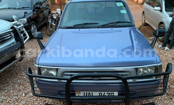 Acheter Occasion Voiture Toyota Hilux Bleu à Kampala, Ouganda