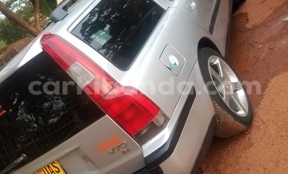 Acheter Occasion Voiture Volvo V70 Gris à Kampala, Ouganda Acheter Occasion Voiture Volvo V70 Gris à Kampala, Ouganda