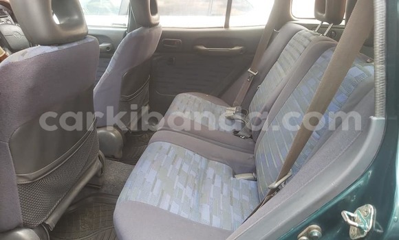 Acheter Occasion Voiture Toyota RAV4 Vert à Kampala, Ouganda Acheter Occasion Voiture Toyota RAV4 Vert à Kampala, Ouganda