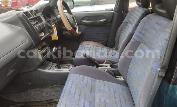 Acheter Occasion Voiture Toyota RAV4 Vert à Kampala, Ouganda Acheter Occasion Voiture Toyota RAV4 Vert à Kampala, Ouganda