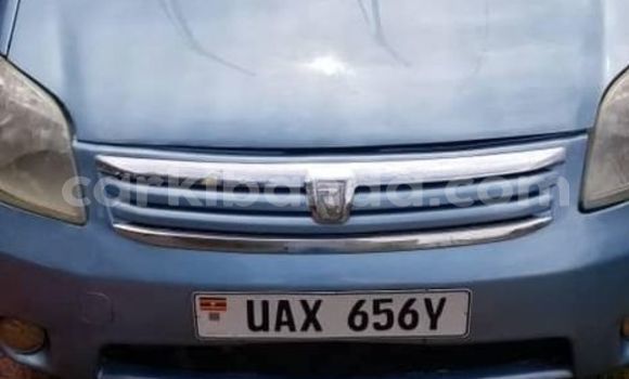 Gura Yakoze Toyota Raum Blue Imodoka i Kampala mu Uganda