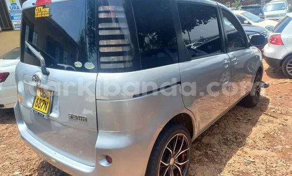Buy Used Toyota Sienta Silver Car in Kampala in Uganda Buy Used Toyota Sienta Silver Car in Kampala in Uganda
