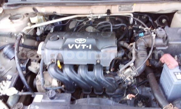 Acheter Occasion Voiture Toyota Runx Marron à Kampala, Ouganda Acheter Occasion Voiture Toyota Runx Marron à Kampala, Ouganda