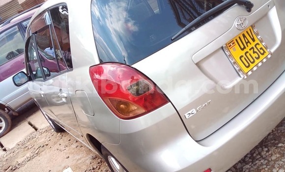 Acheter Occasion Voiture Toyota Spacio Gris à Kampala, Ouganda Acheter Occasion Voiture Toyota Spacio Gris à Kampala, Ouganda