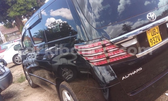 Nunua Ilio tumika Toyota Alphard Nyeupe Gari ndani ya Kampala nchini Uganda